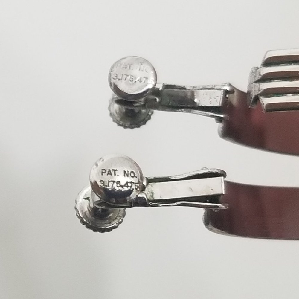 vtg Napier silvertone screwback hoop earrings w hinge - Picture 4 of 13